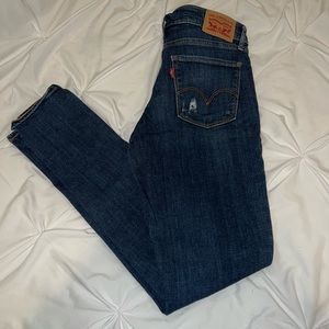 Levi jeans size 28
